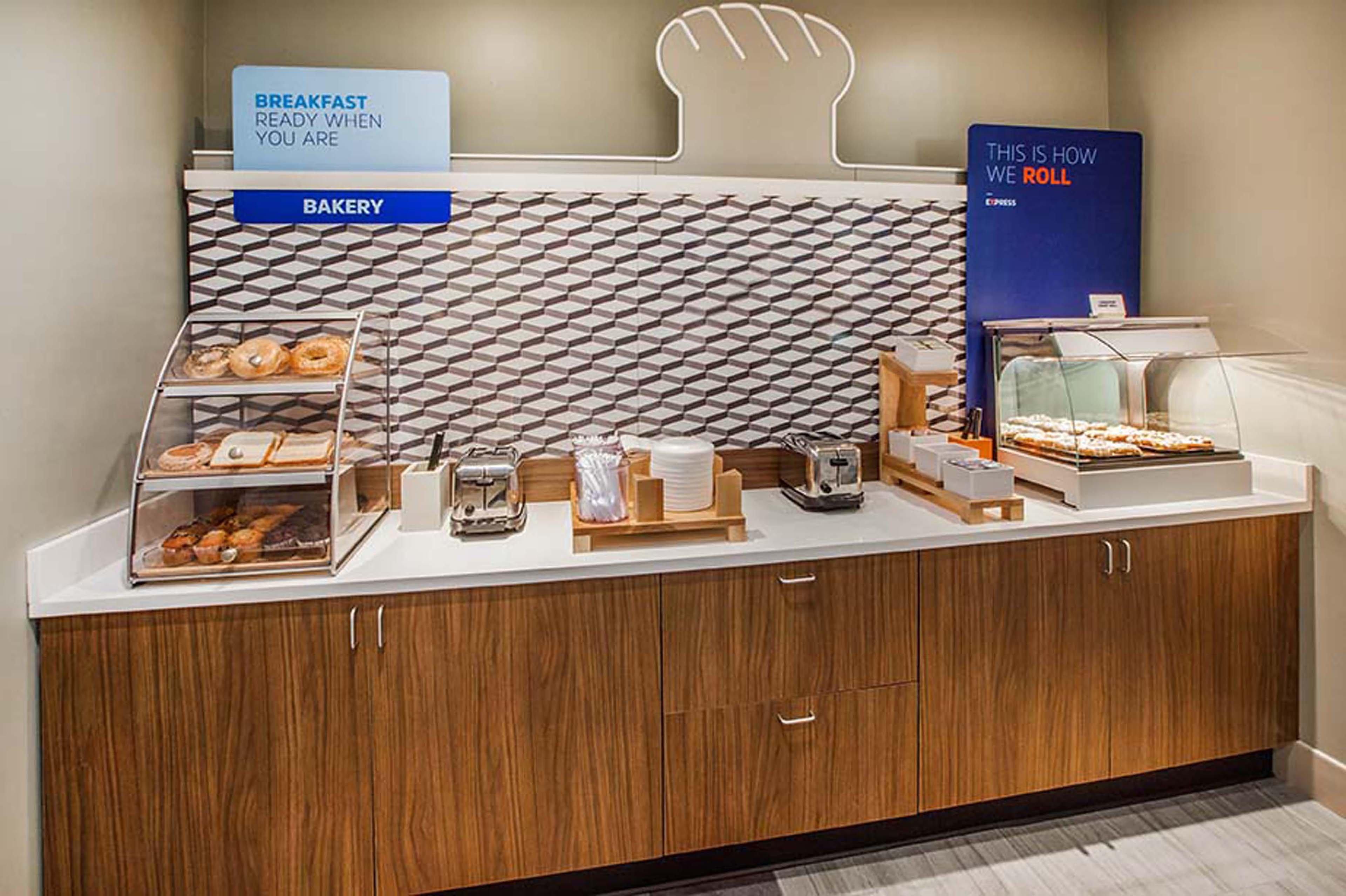 Holiday Inn Express & Suites Roanoke Rapids By Ihg Exteriör bild