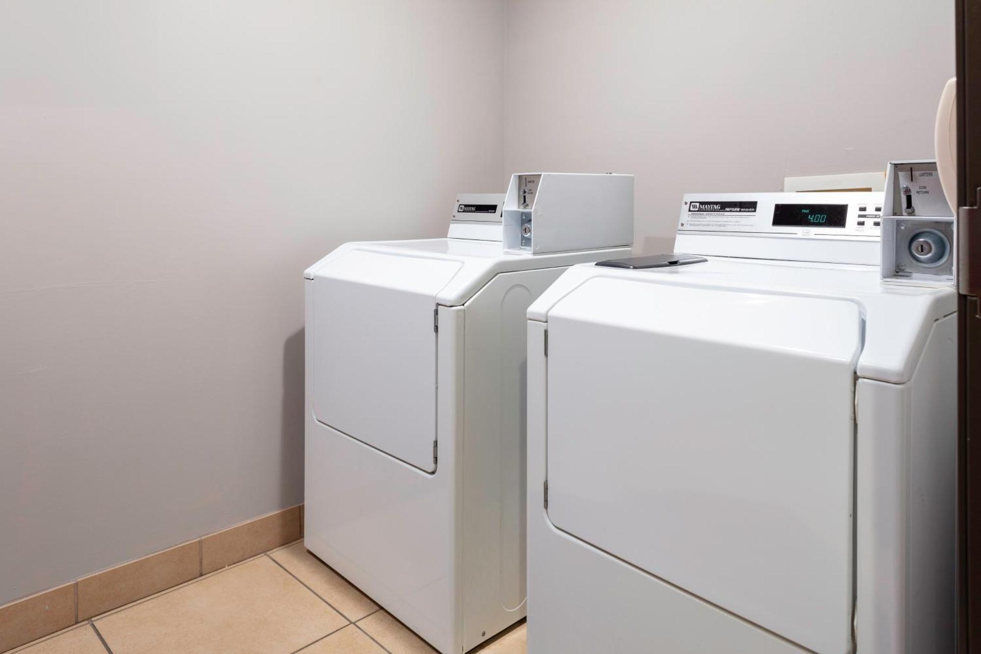 Holiday Inn Express & Suites Roanoke Rapids By Ihg Exteriör bild