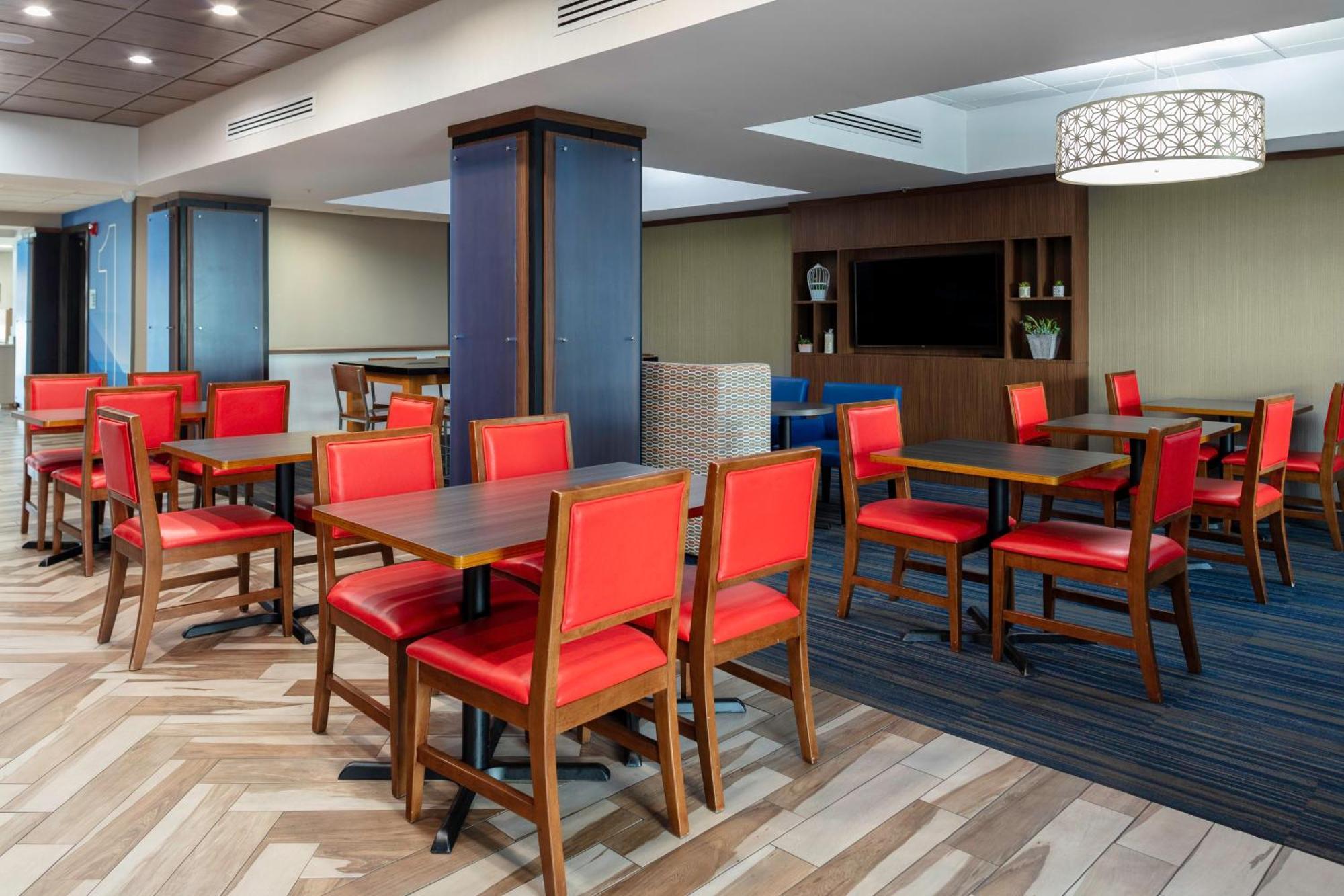 Holiday Inn Express & Suites Roanoke Rapids By Ihg Exteriör bild