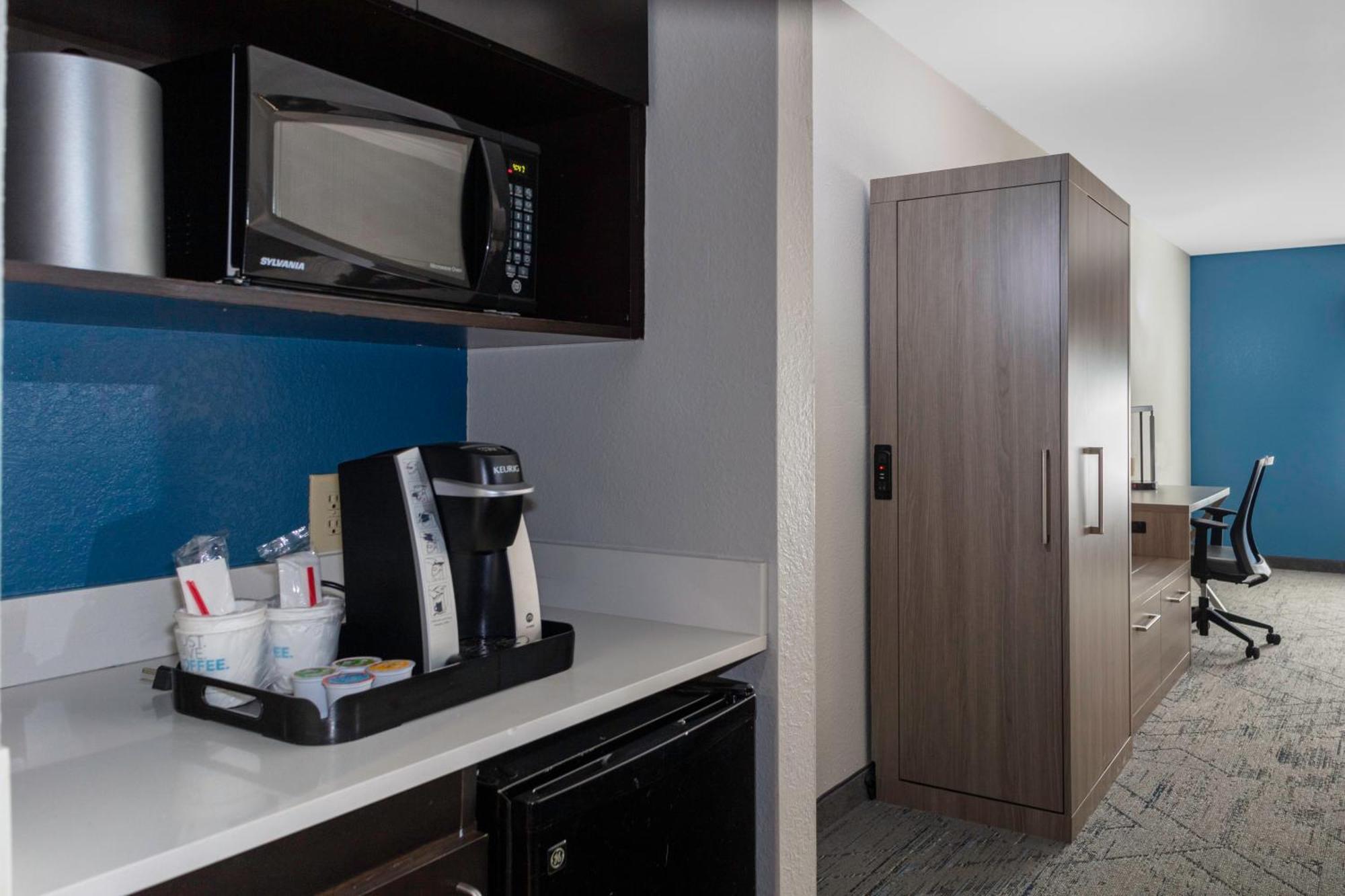 Holiday Inn Express & Suites Roanoke Rapids By Ihg Exteriör bild