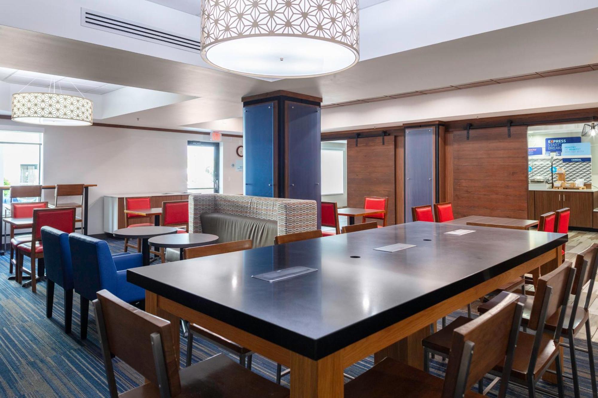 Holiday Inn Express & Suites Roanoke Rapids By Ihg Exteriör bild