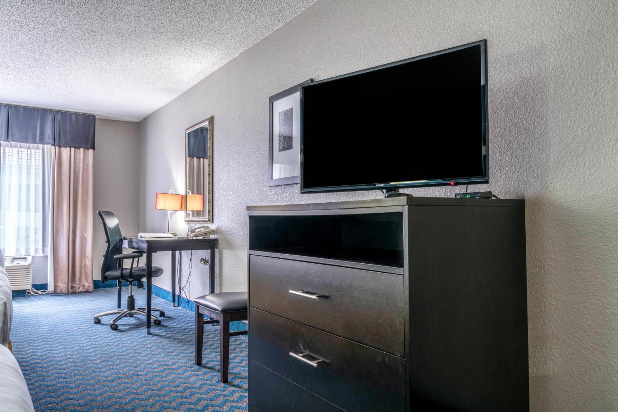 Holiday Inn Express & Suites Roanoke Rapids By Ihg Exteriör bild