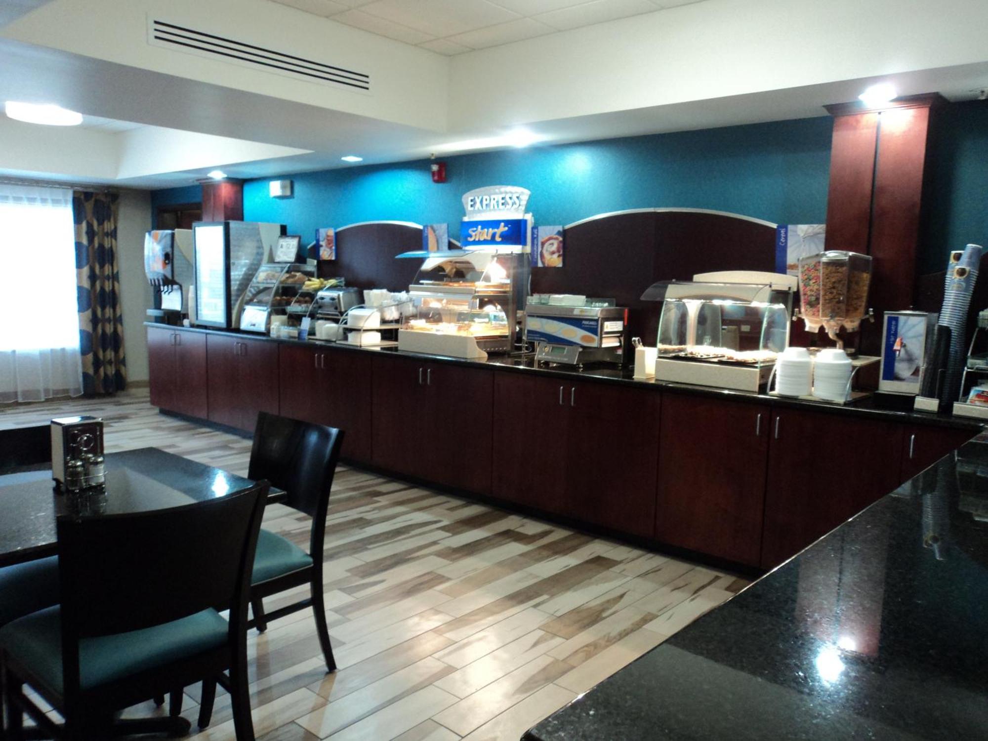 Holiday Inn Express & Suites Roanoke Rapids By Ihg Exteriör bild