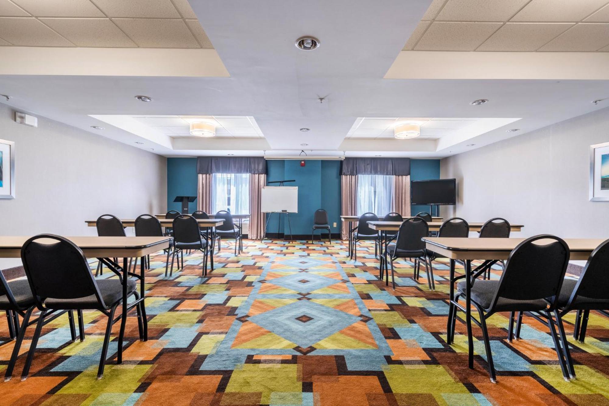 Holiday Inn Express & Suites Roanoke Rapids By Ihg Exteriör bild