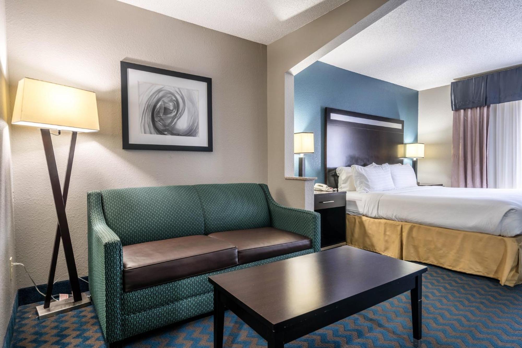 Holiday Inn Express & Suites Roanoke Rapids By Ihg Exteriör bild
