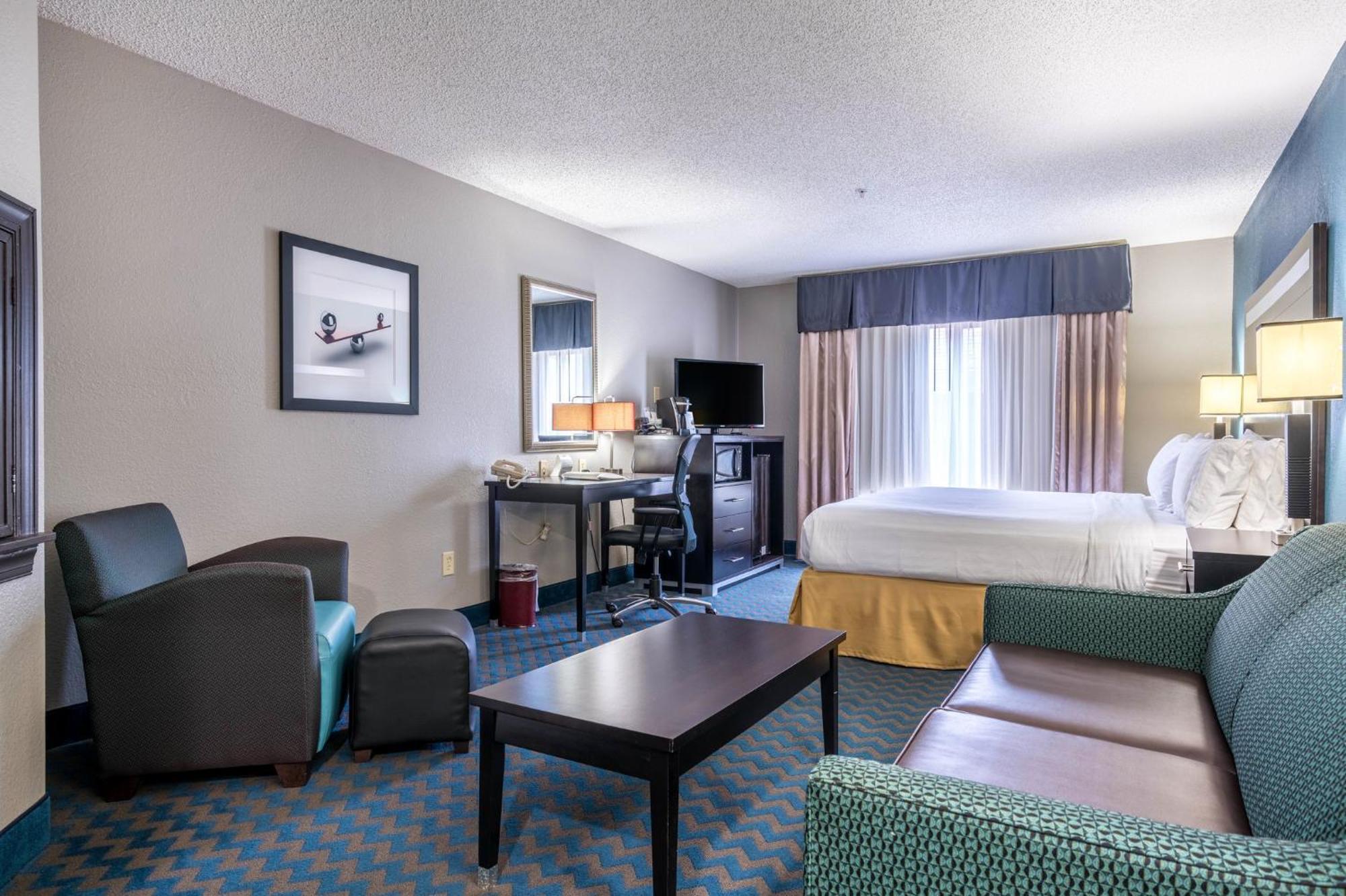 Holiday Inn Express & Suites Roanoke Rapids By Ihg Exteriör bild