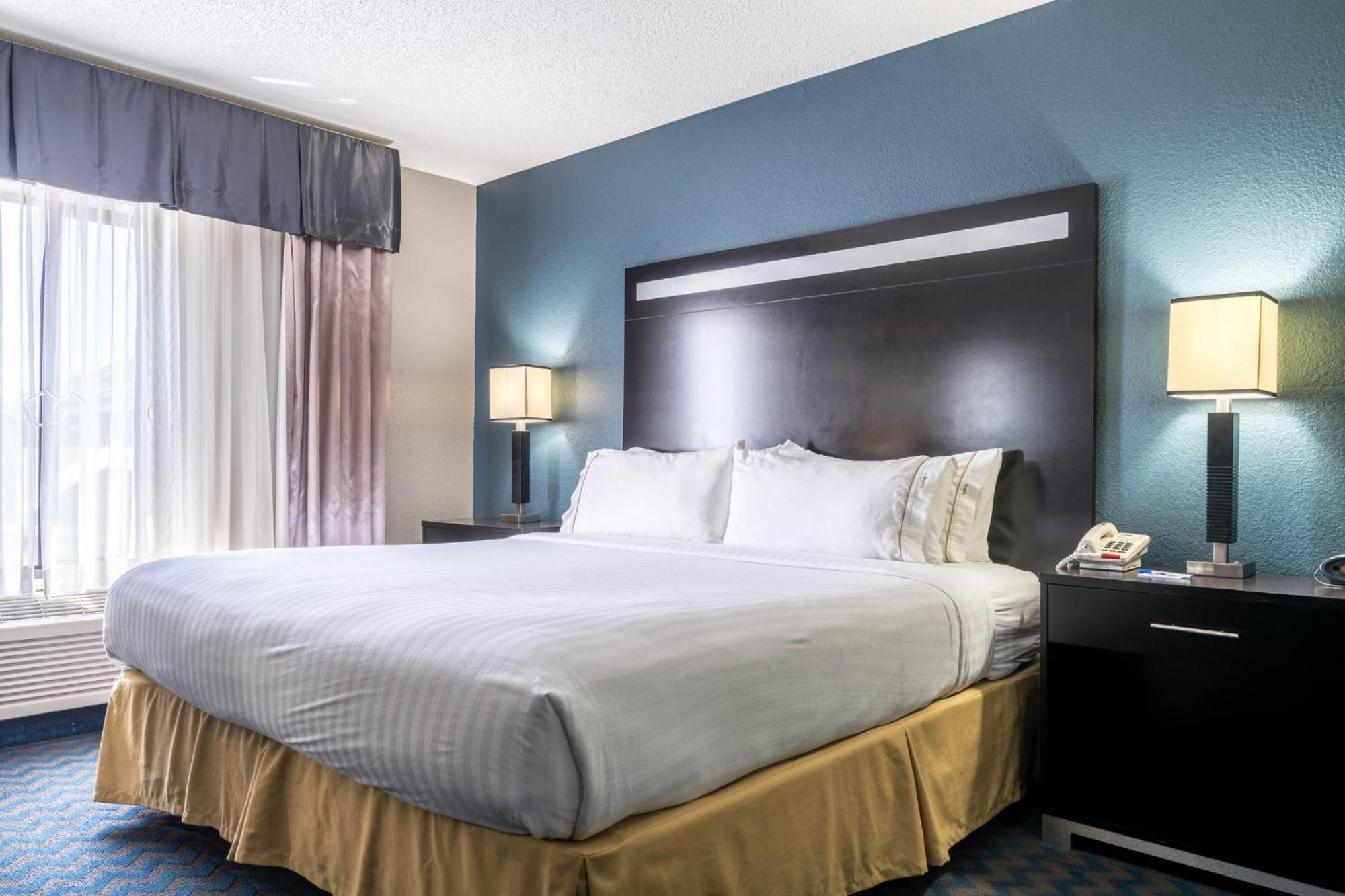 Holiday Inn Express & Suites Roanoke Rapids By Ihg Exteriör bild